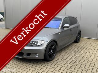BMW 1-SERIE 118i High Executive, Scherm, Memory, Sportief!!
