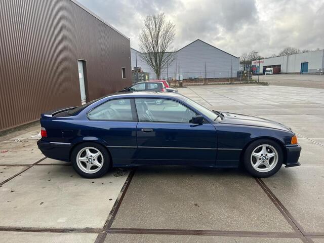 BMW 3-Serie Coup� 318iS youngtimer