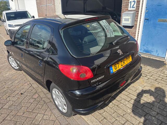 Peugeot 206 1.4 G�n�ration AIRCO&APK&NAP