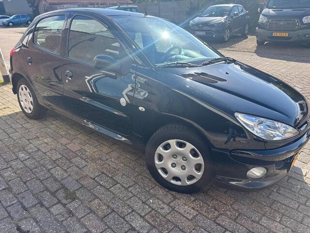 Peugeot 206 1.4 G�n�ration AIRCO&APK&NAP
