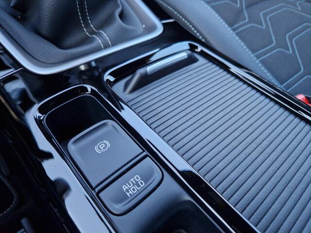KIA CEE D Ceed Sportswagon 1.0 T-GDi Design Edition | JBL | Stoel- en Stuurverwarming | Lane Assist | Dode Hoek Assistentie |