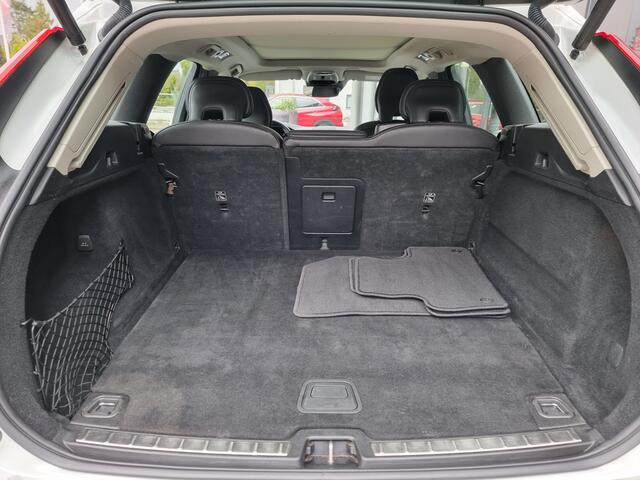 Volvo XC60 2.0 T8 AWD Inscription | Ad.cruise + Pilot Assist | Alle opties | Smetteloze staat