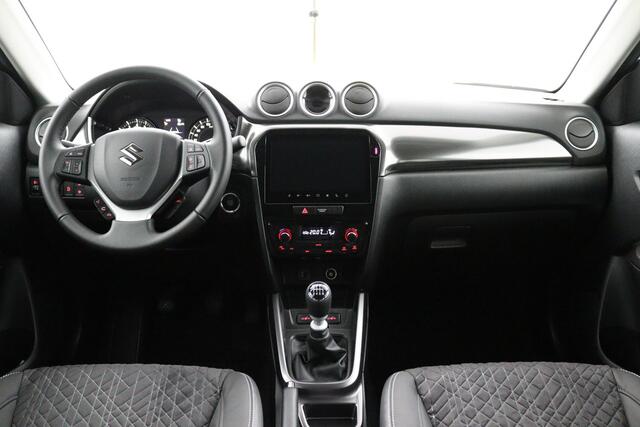 Suzuki Vitara 1.4 Boosterjet Style Smart Hybrid | e Auto | Alcantara Bekleding | Keyless Entry | Dodehoek Detectie | Parkeersensoren Rondom |