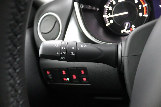 Suzuki Vitara 1.4 Boosterjet Style Smart Hybrid | e Auto | Alcantara Bekleding | Keyless Entry | Dodehoek Detectie | Parkeersensoren Rondom |