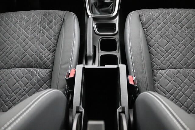 Suzuki Vitara 1.4 Boosterjet Style Smart Hybrid | e Auto | Alcantara Bekleding | Keyless Entry | Dodehoek Detectie | Parkeersensoren Rondom |