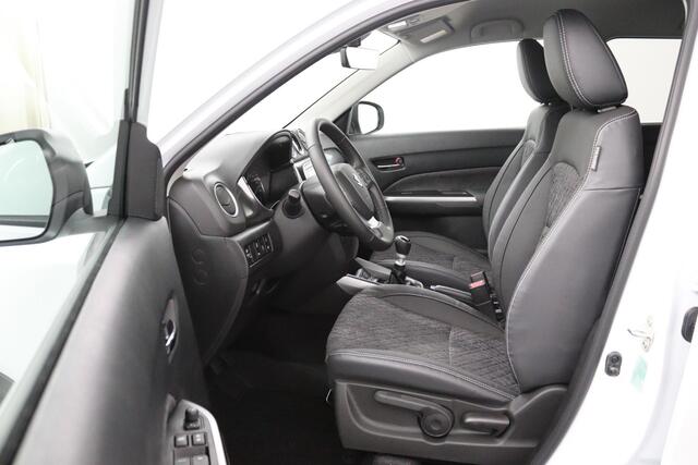 Suzuki Vitara 1.4 Boosterjet Style Smart Hybrid | e Auto | Alcantara Bekleding | Keyless Entry | Dodehoek Detectie | Parkeersensoren Rondom |