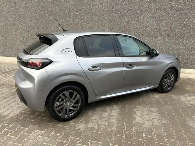 Peugeot 208 1.2 PureTech Allure | AUTOMAAT | APPLE CARPLAY/ANDROID AUTO | BLUETOOTH | CC | PDC | GARANTIE | APK T/M 25-11-2027