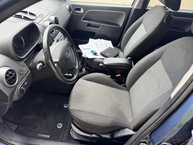 Ford Fusion 1.4-16V Futura airco elektrische ramen stereo sport velgen zeer nette auto apk mei 2027 rijd heerlijk bouwjaar 2005