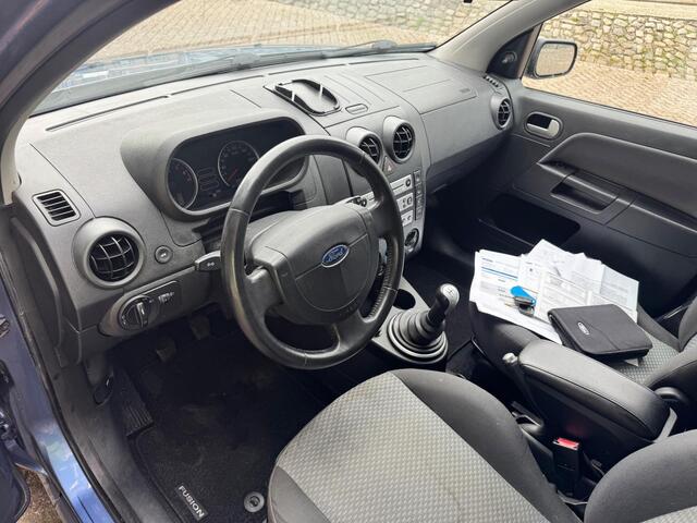 Ford Fusion 1.4-16V Futura airco elektrische ramen stereo sport velgen zeer nette auto apk mei 2027 rijd heerlijk bouwjaar 2005