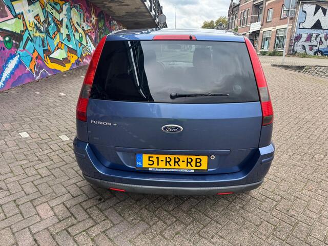 Ford Fusion 1.4-16V Futura airco elektrische ramen stereo sport velgen zeer nette auto apk mei 2027 rijd heerlijk bouwjaar 2005