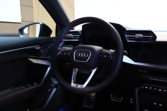 Audi A3 SPORTBACK 45 TFSI e 272pk S edition Competition Pano/MatrixLED/Navi+/Keyless/Camera/Head-up/Sonos/ACC/Dodehoek