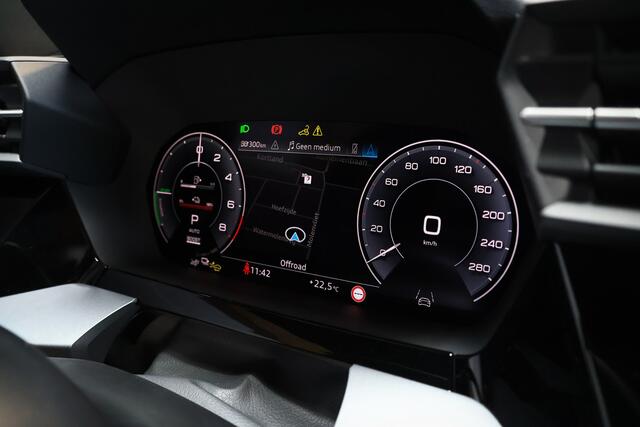 Audi A3 SPORTBACK 45 TFSI e 272pk S edition Competition Pano/MatrixLED/Navi+/Keyless/Camera/Head-up/Sonos/ACC/Dodehoek