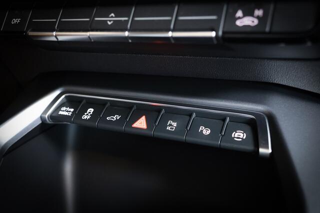Audi A3 SPORTBACK 45 TFSI e 272pk S edition Competition Pano/MatrixLED/Navi+/Keyless/Camera/Head-up/Sonos/ACC/Dodehoek