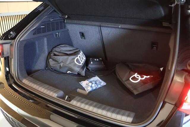 Audi A3 SPORTBACK 45 TFSI e 272pk S edition Competition Pano/MatrixLED/Navi+/Keyless/Camera/Head-up/Sonos/ACC/Dodehoek