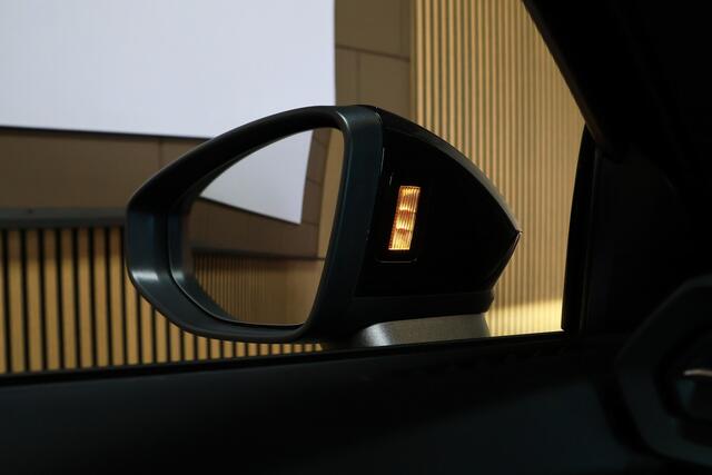 Audi A3 SPORTBACK 45 TFSI e 272pk S edition Competition Pano/MatrixLED/Navi+/Keyless/Camera/Head-up/Sonos/ACC/Dodehoek