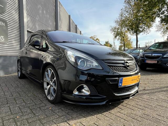 Opel Corsa 1.6-16V Turbo OPC 192PK Navi,Clima,Cruise,Isofix,Bluetooth,Recaro-Stoelen,Lmv,ElektrRamen+Spiegels,HalfLeder.