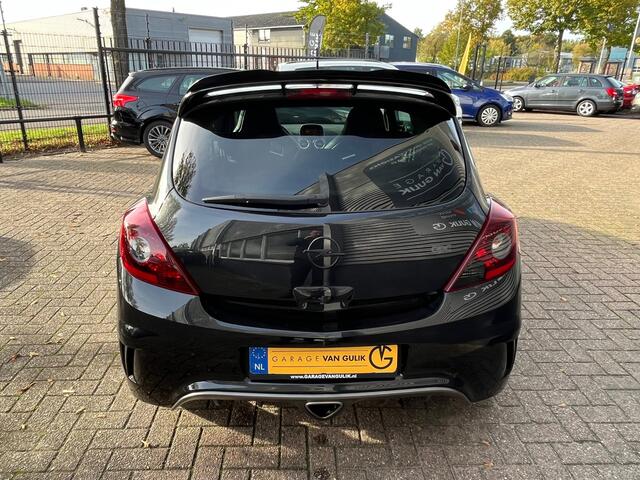 Opel Corsa 1.6-16V Turbo OPC 192PK Navi,Clima,Cruise,Isofix,Bluetooth,Recaro-Stoelen,Lmv,ElektrRamen+Spiegels,HalfLeder.