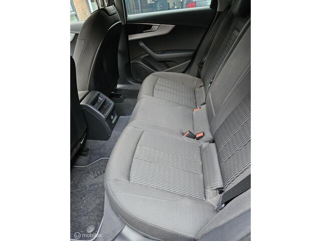 Audi A4 Avant 35 TDI Sport S line black edition
