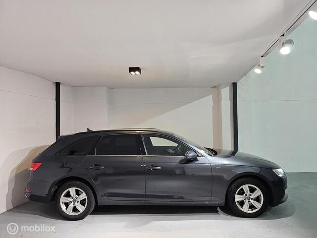 Audi A4 Avant 35 TDI Sport S line black edition