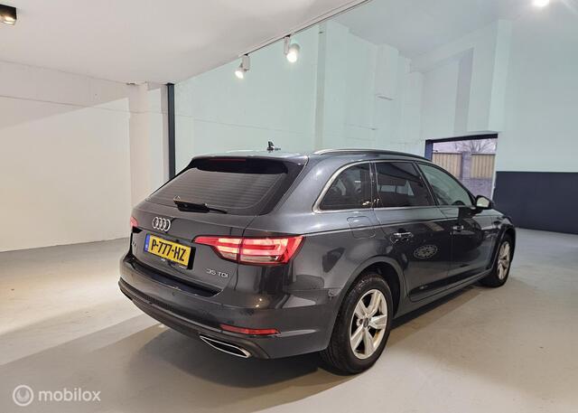 Audi A4 Avant 35 TDI Sport S line black edition