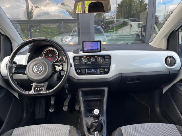 Volkswagen UP 1.0 high up White, Panodak, Navi, Pdc