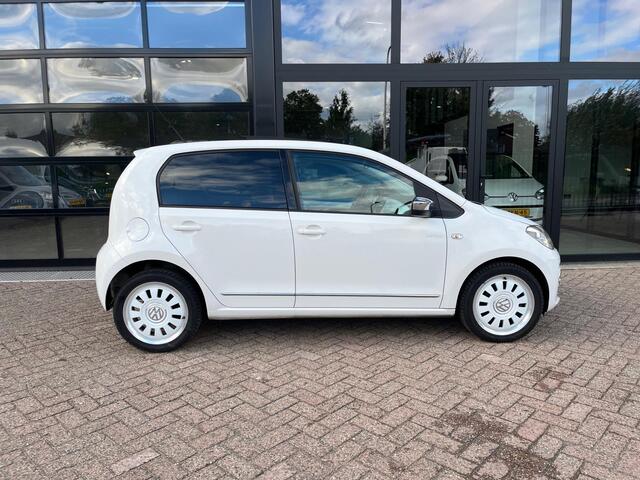 Volkswagen UP 1.0 high up White, Panodak, Navi, Pdc