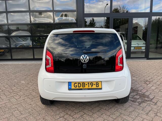 Volkswagen UP 1.0 high up White, Panodak, Navi, Pdc