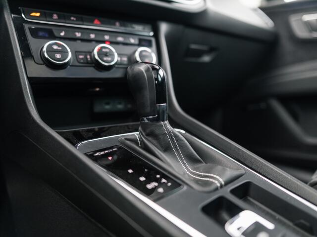 Seat Leon ST 2.0 TSI CUPRA 300 4DRIVE PANO CAMERA SEATSOUND