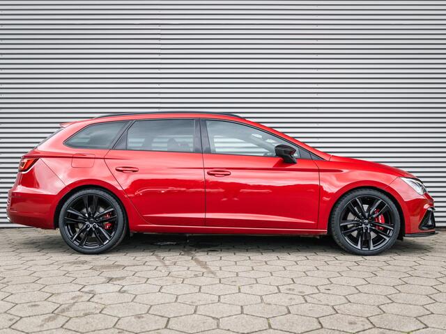 Seat Leon ST 2.0 TSI CUPRA 300 4DRIVE PANO CAMERA SEATSOUND