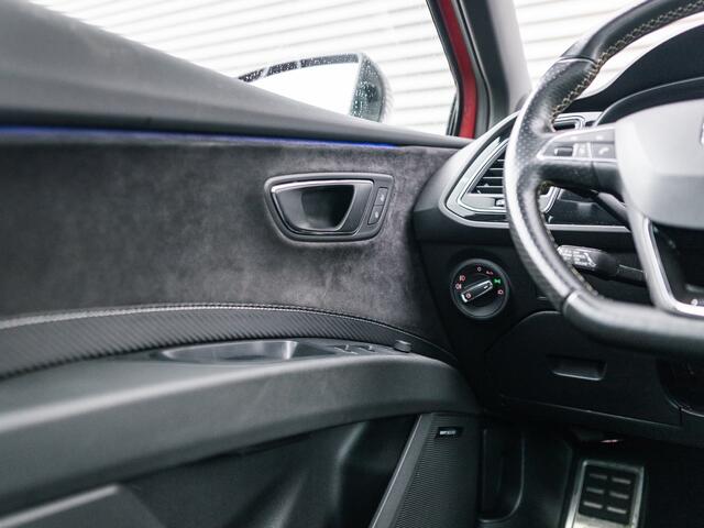 Seat Leon ST 2.0 TSI CUPRA 300 4DRIVE PANO CAMERA SEATSOUND