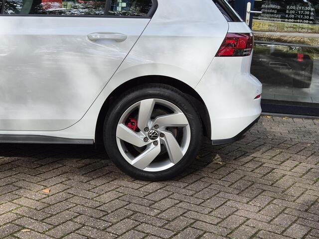 Volkswagen Golf 1.4 eHybrid GTE | SOH 93,6% Digitaal Dashboard | Leer | Stoel + Stuurverwarming + Stoelkoeling| Navigatie | Climate Control | Parkeersensoren