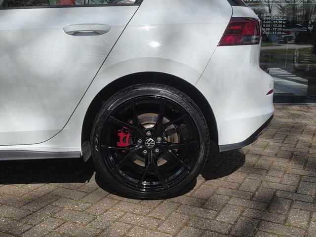 Volkswagen Golf 1.4 eHybrid GTE | SOH 93,6% Digitaal Dashboard | Leer | Stoel + Stuurverwarming + Stoelkoeling| Navigatie | Climate Control | Parkeersensoren