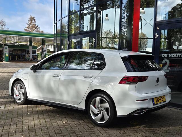 Volkswagen Golf 1.4 eHybrid GTE | SOH 93,6% Digitaal Dashboard | Leer | Stoel + Stuurverwarming + Stoelkoeling| Navigatie | Climate Control | Parkeersensoren