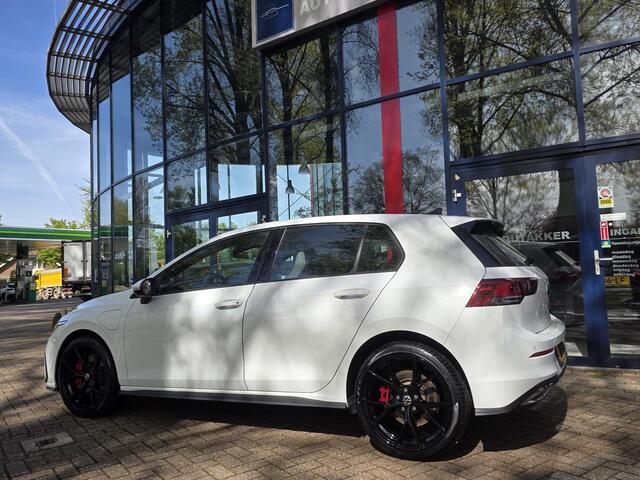 Volkswagen Golf 1.4 eHybrid GTE | SOH 93,6% Digitaal Dashboard | Leer | Stoel + Stuurverwarming + Stoelkoeling| Navigatie | Climate Control | Parkeersensoren