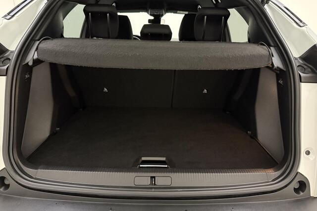 Peugeot 2008 1.2T Style 100pk | Parkeer Camera Achter | Navigatie | Privacy Glas Achter | Cruise Control | Full LED |  Lichtmetalen Velgen 16'' | Apple Carpla
