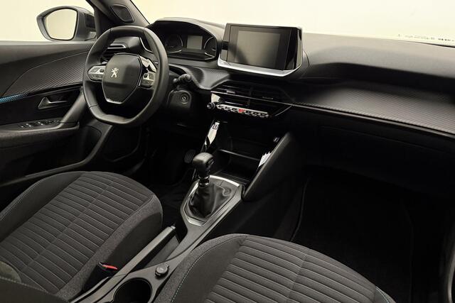 Peugeot 2008 1.2T Style 100pk | Parkeer Camera Achter | Navigatie | Privacy Glas Achter | Cruise Control | Full LED |  Lichtmetalen Velgen 16'' | Apple Carpla