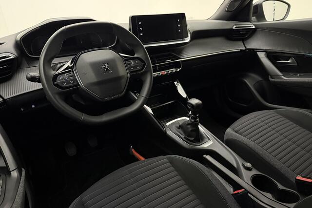 Peugeot 2008 1.2T Style 100pk | Parkeer Camera Achter | Navigatie | Privacy Glas Achter | Cruise Control | Full LED |  Lichtmetalen Velgen 16'' | Apple Carpla