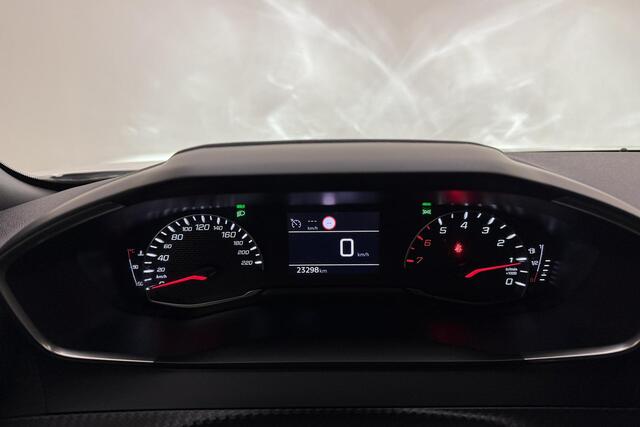 Peugeot 2008 1.2T Style 100pk | Parkeer Camera Achter | Navigatie | Privacy Glas Achter | Cruise Control | Full LED |  Lichtmetalen Velgen 16'' | Apple Carpla