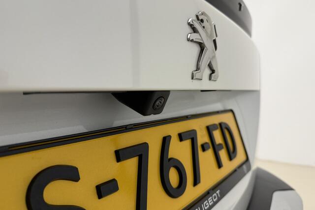 Peugeot 2008 1.2T Style 100pk | Parkeer Camera Achter | Navigatie | Privacy Glas Achter | Cruise Control | Full LED |  Lichtmetalen Velgen 16'' | Apple Carpla