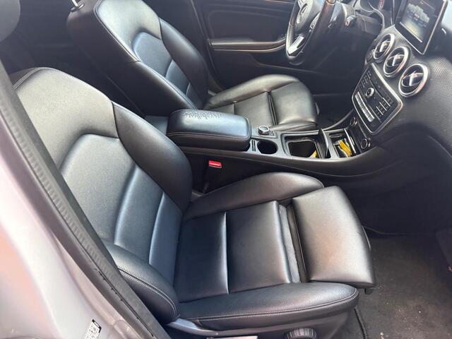 Mercedes-Benz A-Klasse 200 AMG Leer Automaat Camera Navi Stoelverw.
