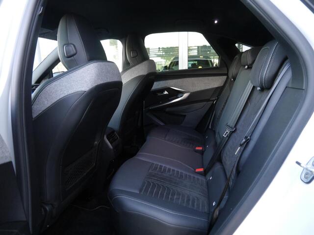 Peugeot 3008 1.2 Hybrid 136 GT | Stoel en stuurverwarming | Rondom Camera | Adaptive cruise control | Automaat | Keyless entry en start | Full led | Navigati
