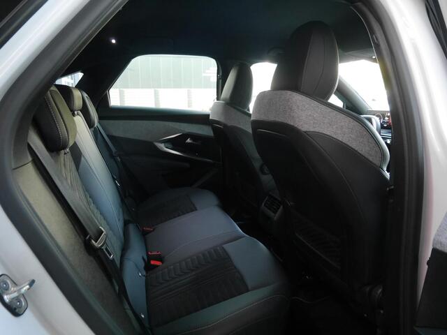Peugeot 3008 1.2 Hybrid 136 GT | Stoel en stuurverwarming | Rondom Camera | Adaptive cruise control | Automaat | Keyless entry en start | Full led | Navigati