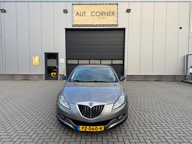Lancia Delta 1.9-16V Twin-Turbo Oro