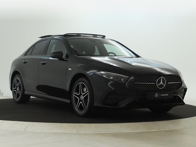 Mercedes-Benz A-Klasse 250 e Business Solution AMG | Trekhaak | Nightpakket | parkeerpakket met achteruitrijcamera | Verwarmde stoelen vooraan |