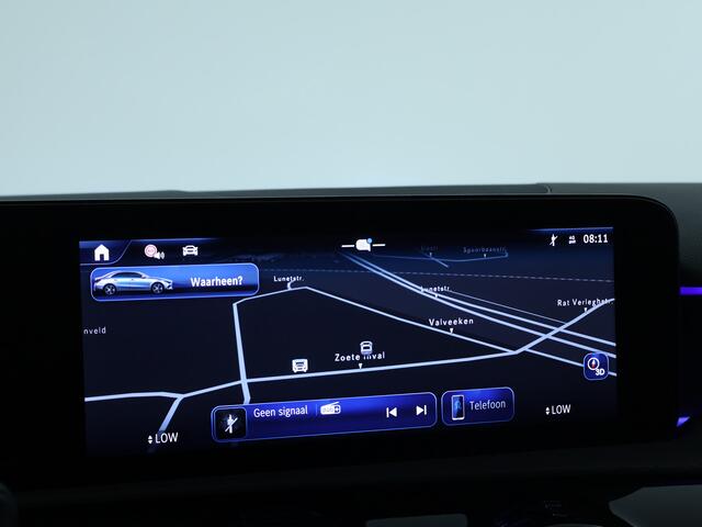 Mercedes-Benz A-Klasse 250 e Business Solution AMG | Trekhaak | Nightpakket | parkeerpakket met achteruitrijcamera | Verwarmde stoelen vooraan |