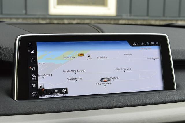 BMW X5 xDrive50i High Executive 7p. Rijklaarprijs-Garantie Panorama dak Leder Navigatie Head-up 20 Inch
