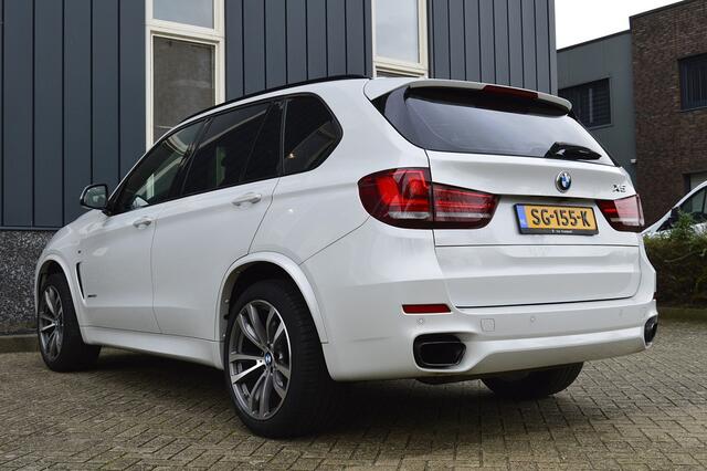 BMW X5 xDrive50i High Executive 7p. Rijklaarprijs-Garantie Panorama dak Leder Navigatie Head-up 20 Inch