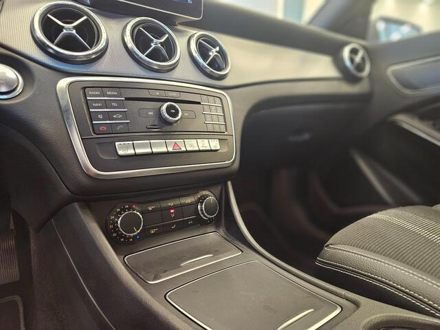 Mercedes-Benz CLA-Klasse 180 Automaat | Afn trekhaak | Carplay optie | Sportief | Luxe
