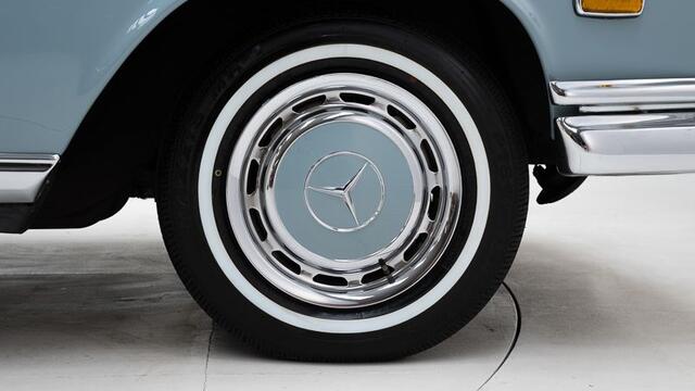 Mercedes-Benz 280 