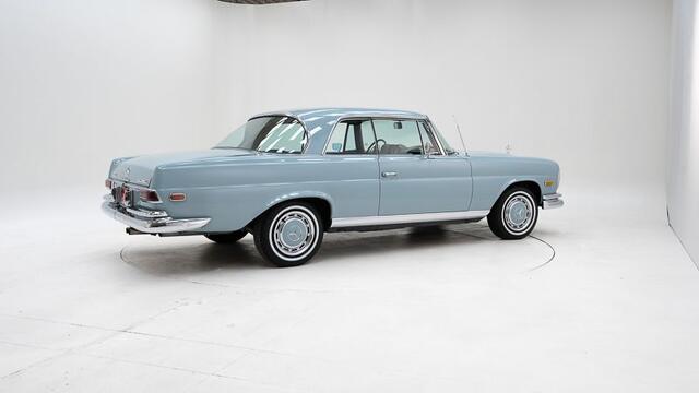 Mercedes-Benz 280 